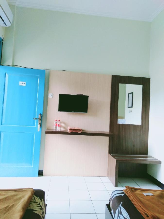Hotel Taman Indah Madiun Εξωτερικό φωτογραφία