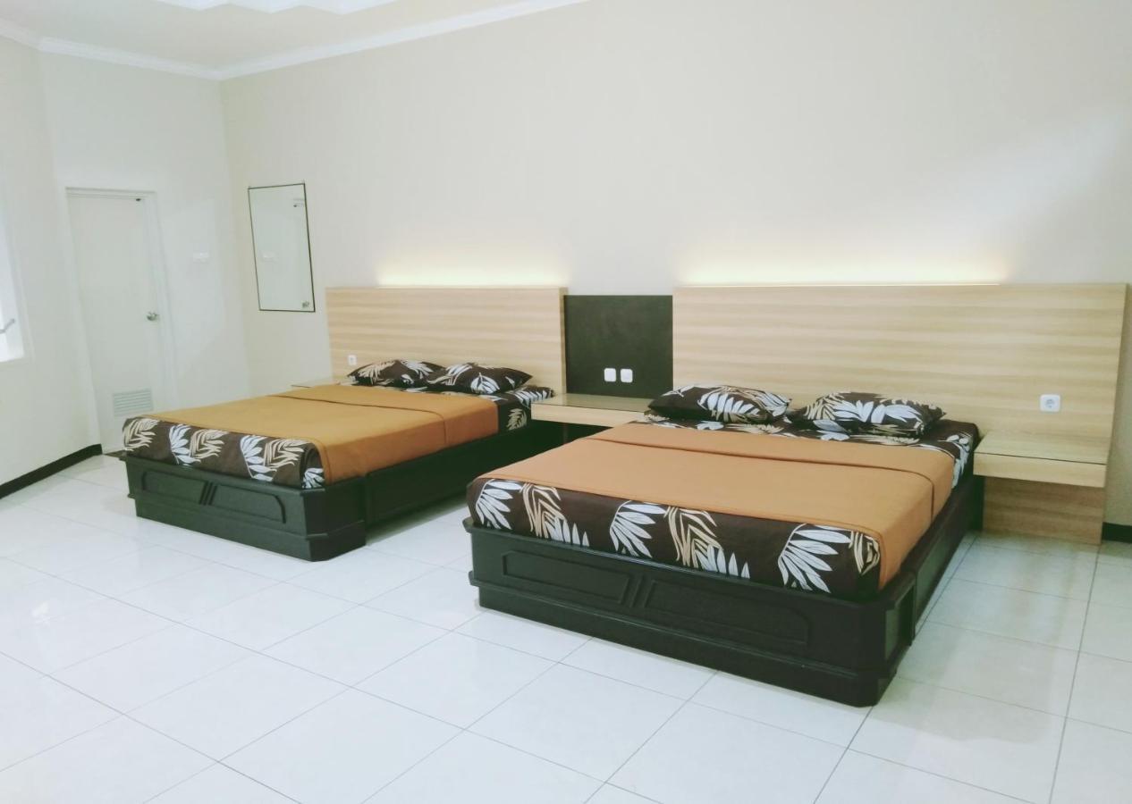 Hotel Taman Indah Madiun Εξωτερικό φωτογραφία