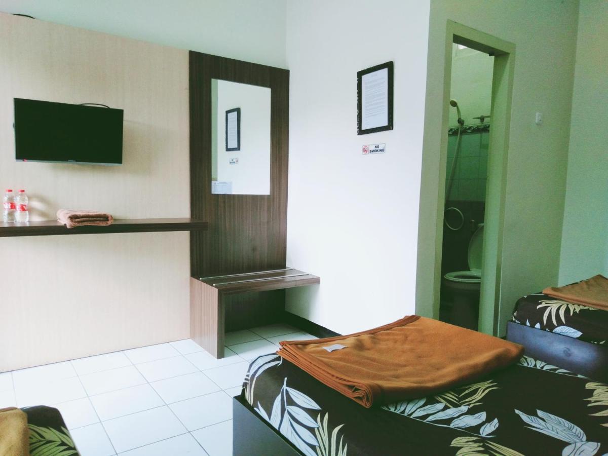 Hotel Taman Indah Madiun Εξωτερικό φωτογραφία