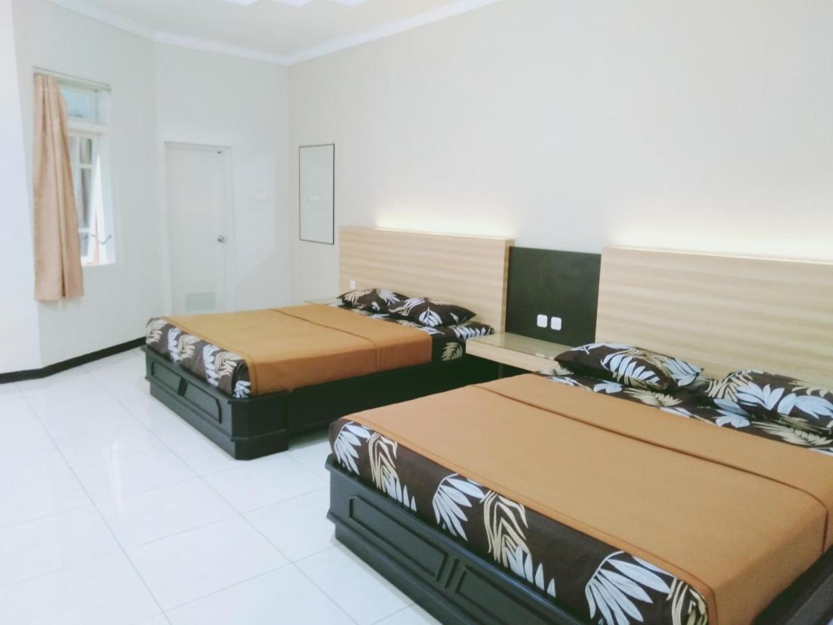 Hotel Taman Indah Madiun Εξωτερικό φωτογραφία