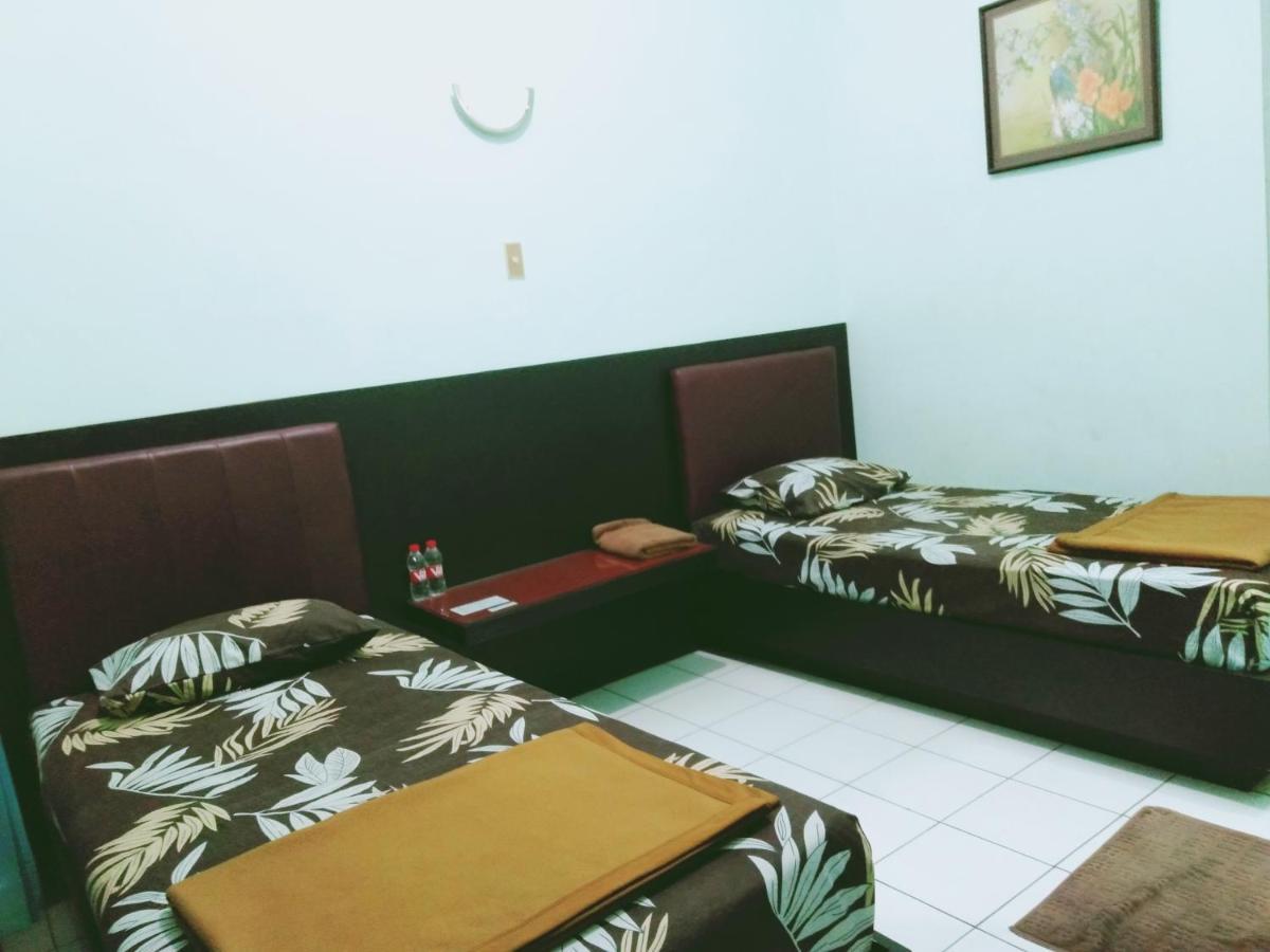 Hotel Taman Indah Madiun Εξωτερικό φωτογραφία