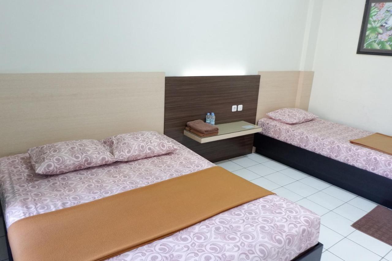Hotel Taman Indah Madiun Εξωτερικό φωτογραφία