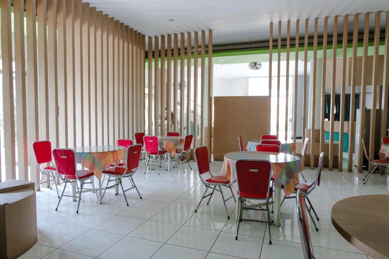 Hotel Taman Indah Madiun Εξωτερικό φωτογραφία
